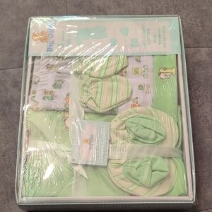5-Piece Baby Gift Set in Mint Green